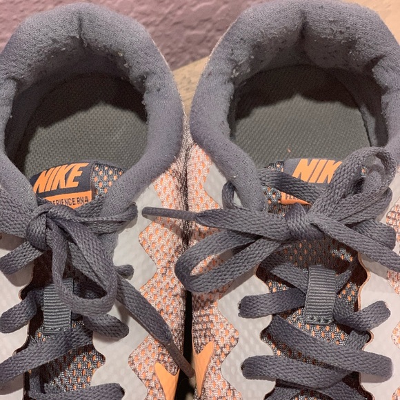 Nike shoes - Picture 5 of 8